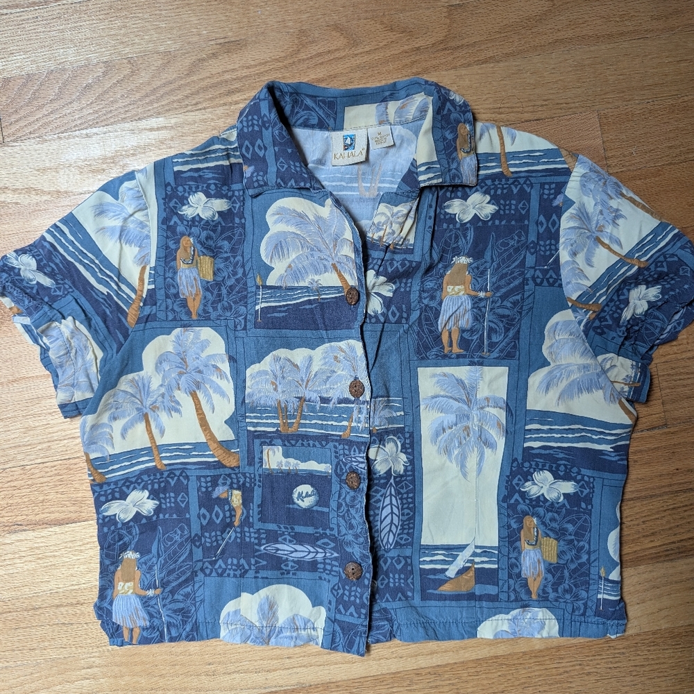 Women's Cropped Blue Hawaiian Print Button-Up Shirt- Made In Hawaii